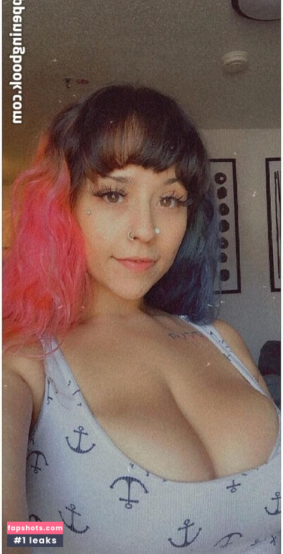 Harlee Queeni gallery photo #14