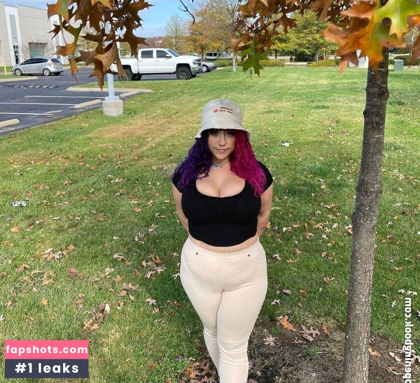 Harlee Queeni gallery photo #17