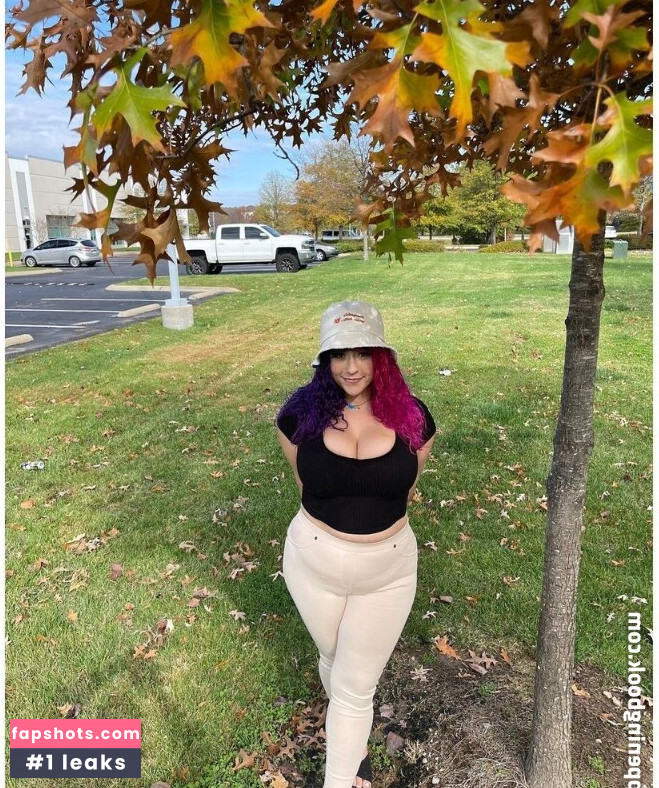 Harlee Queeni gallery photo #18