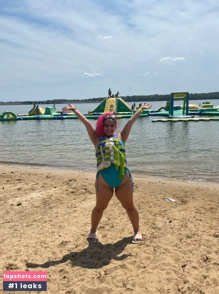 Harlee Queeni gallery photo #9