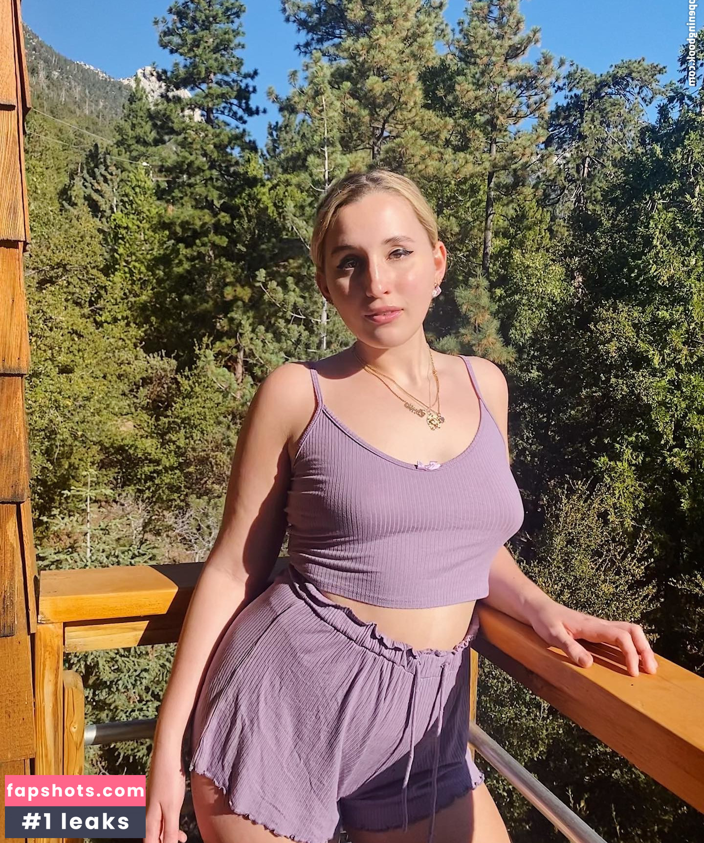 Harley Quinn Smith gallery photo #115