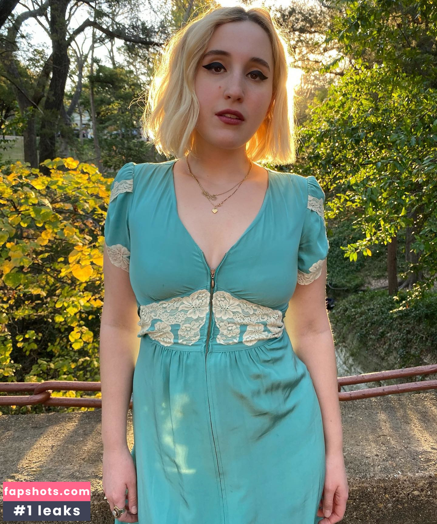 Harley Quinn Smith gallery photo #125