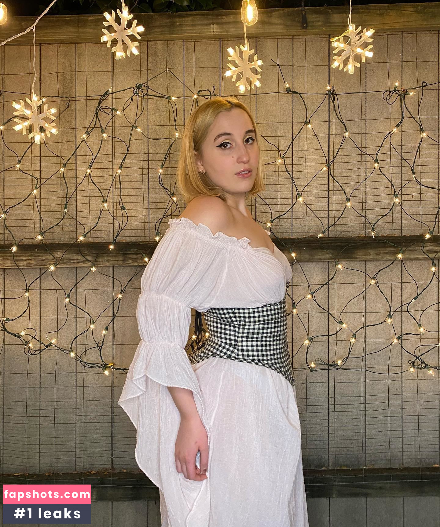 Harley Quinn Smith gallery photo #140