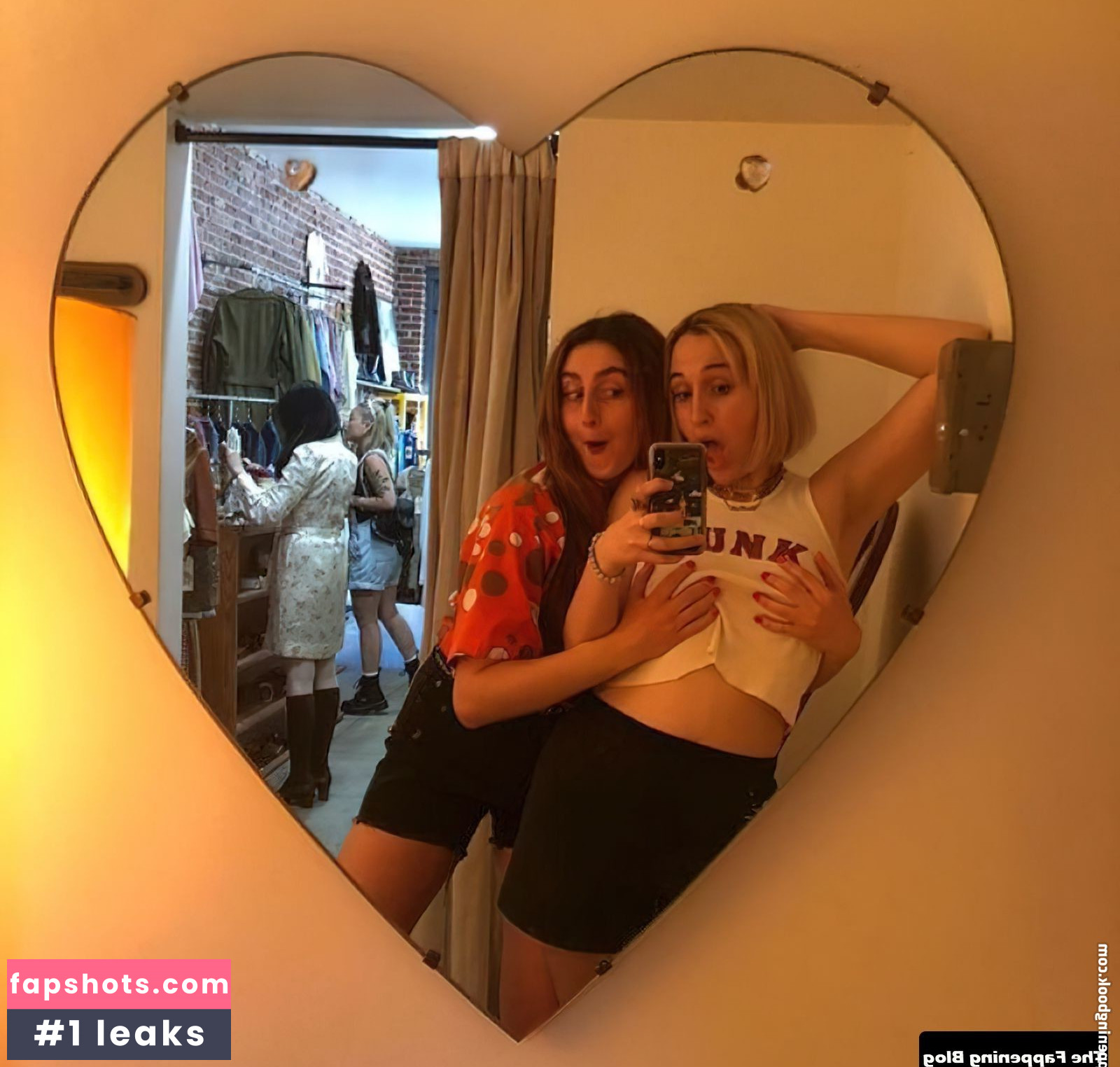 Harley Quinn Smith gallery photo #147