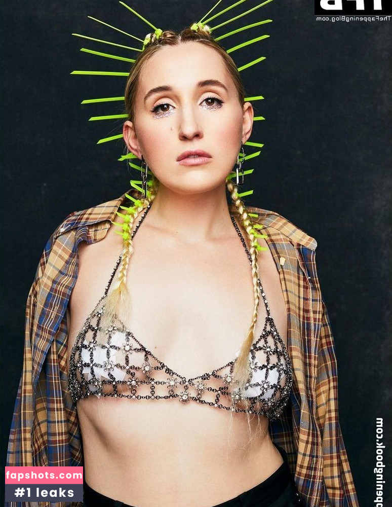 Harley Quinn Smith gallery photo #166