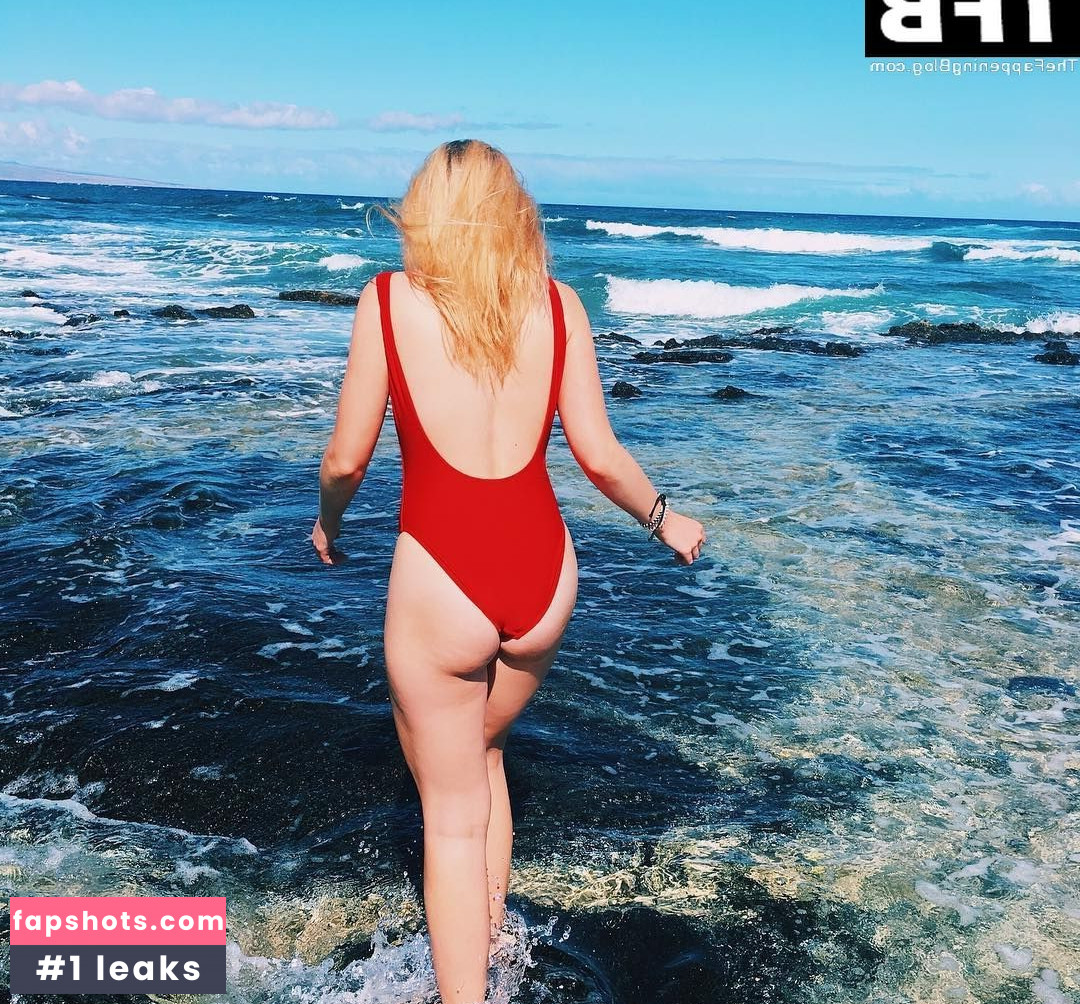 Harley Quinn Smith gallery photo #167