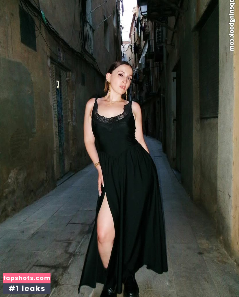 Harley Quinn Smith gallery photo #5