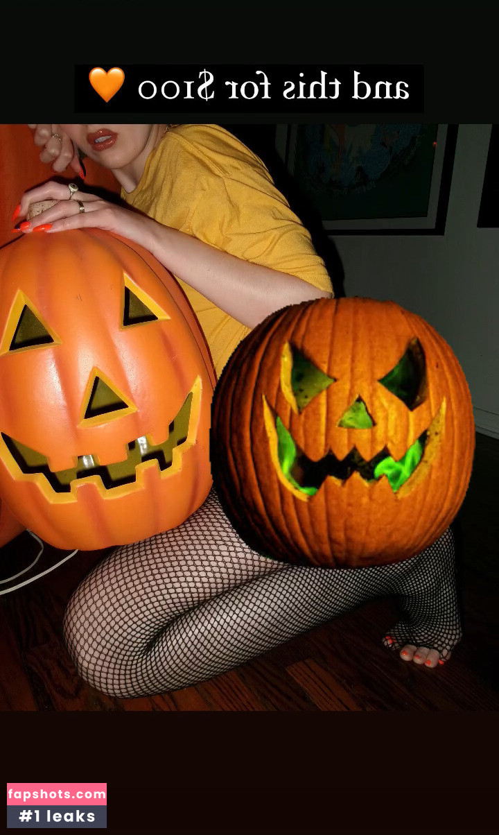 Harley Quinn Smith gallery photo #61