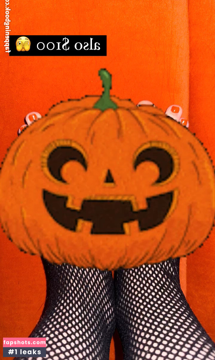 Harley Quinn Smith gallery photo #63