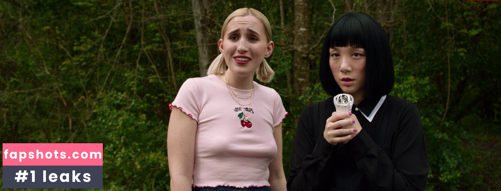 Harley Quinn Smith gallery photo #10