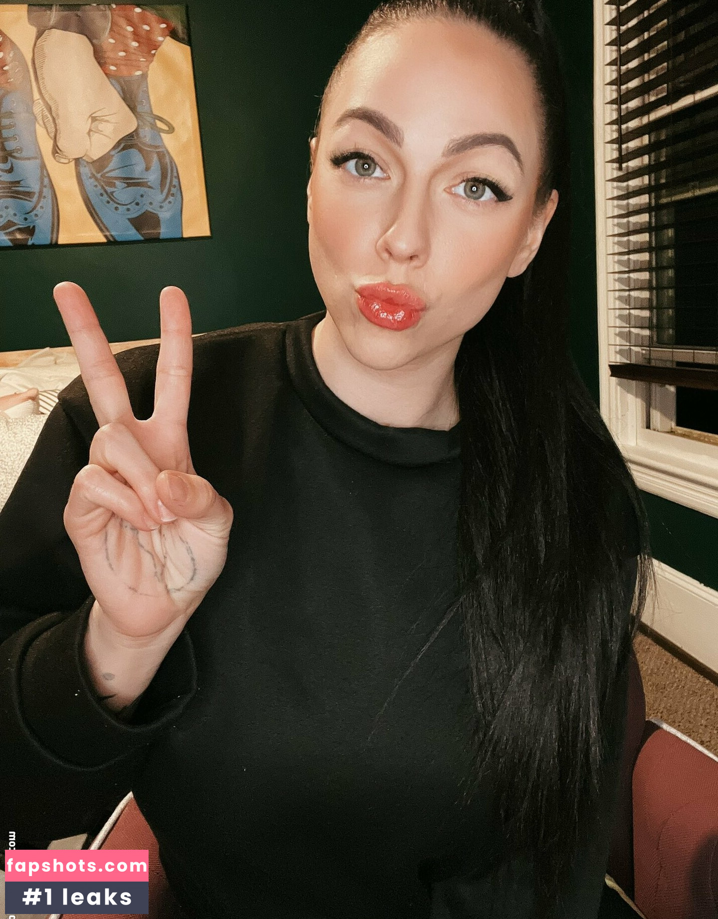 Harlow Harrison gallery photo #34