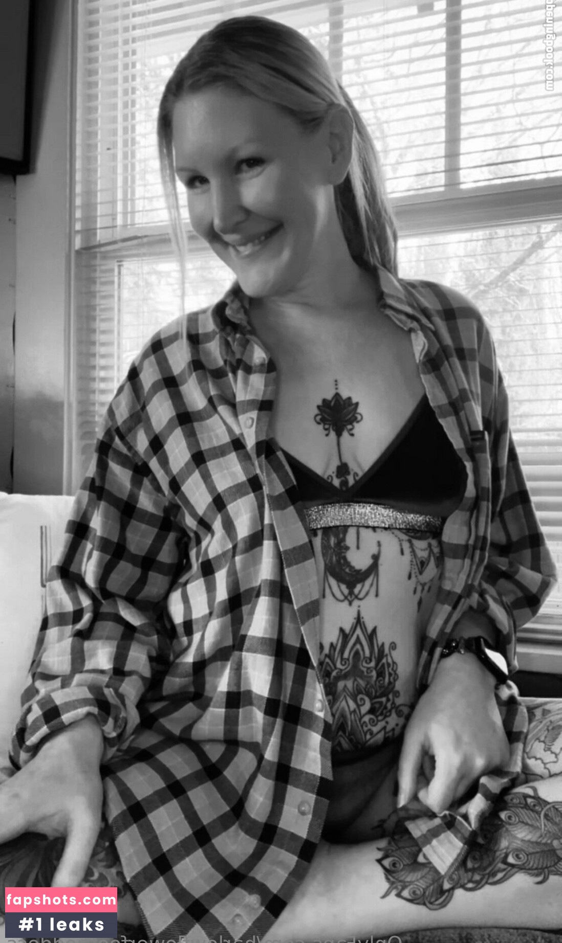 harlowflowerfootgoddess gallery photo #11