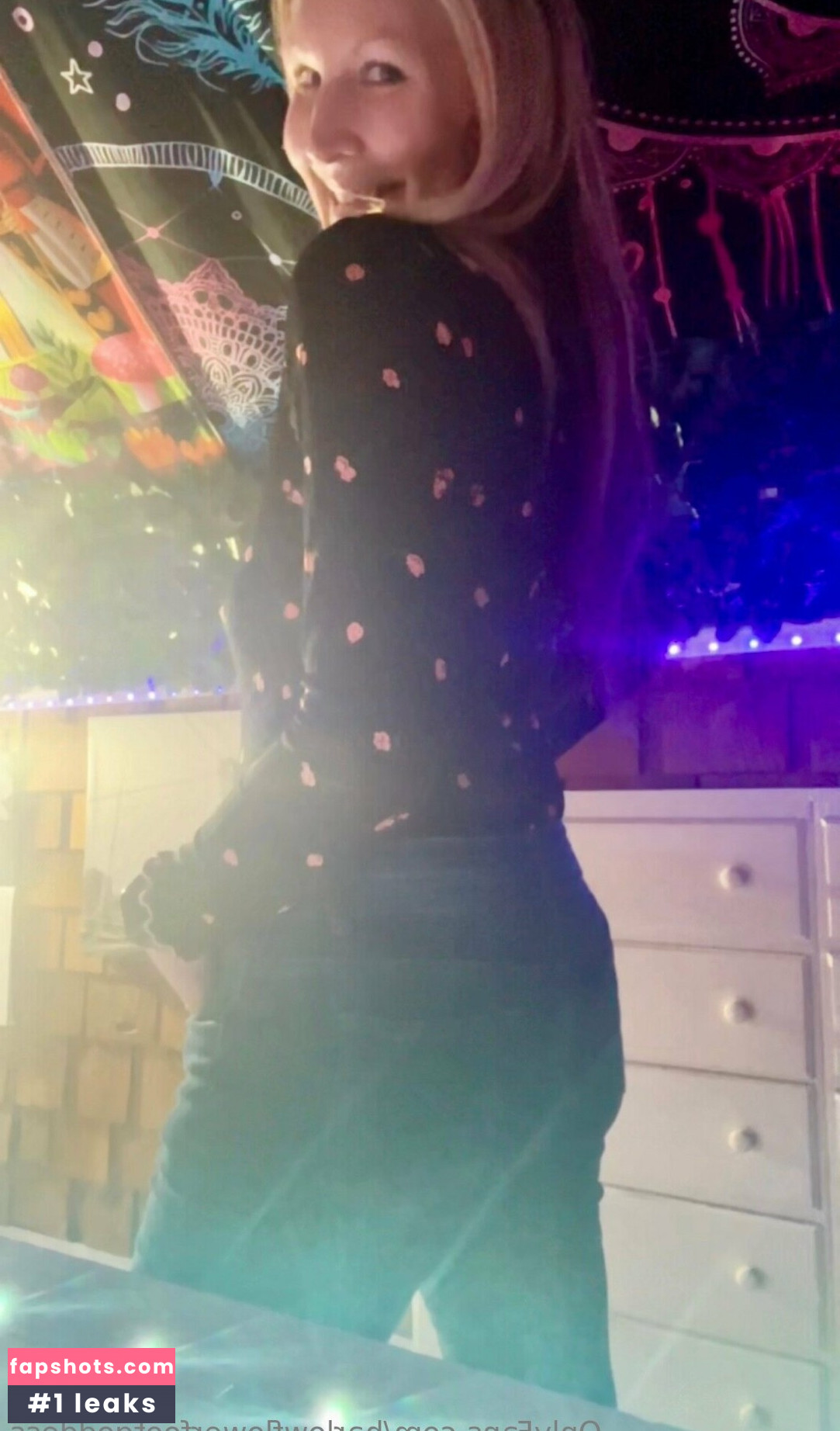 harlowflowerfootgoddess gallery photo #14