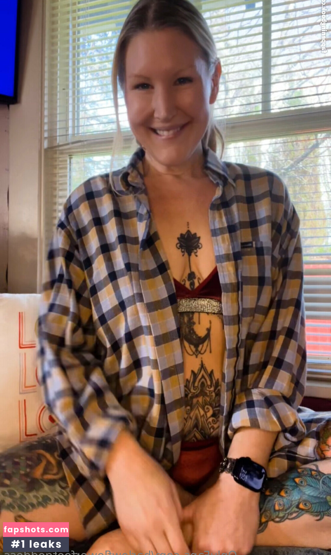 harlowflowerfootgoddess nude babe gallery