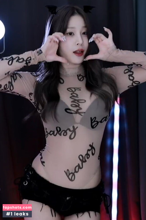 Haruzzxng 하루짱__ Nude Leaks OnlyFans Photos #18 - LeakJerk