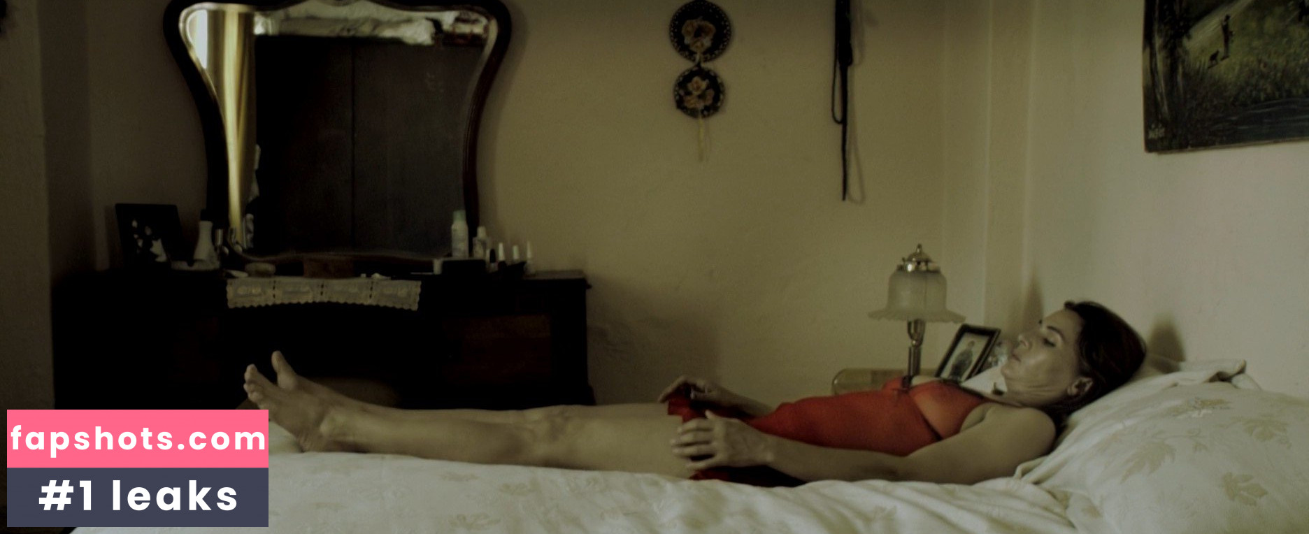 Hatice Aslan gallery photo #2