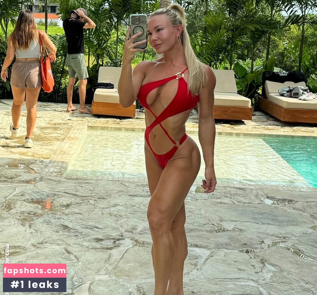 Hattie Boydle gallery photo #10