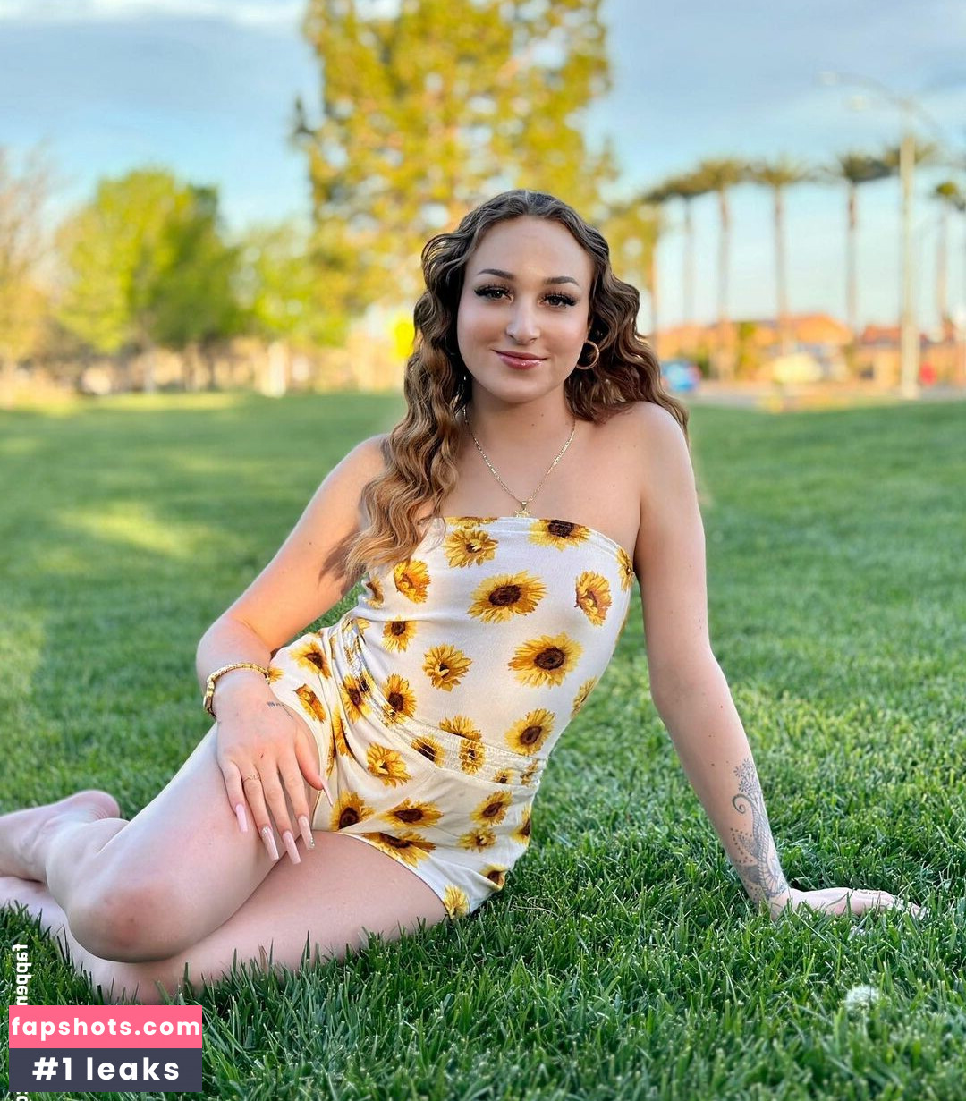 Haven Rose gallery photo #56