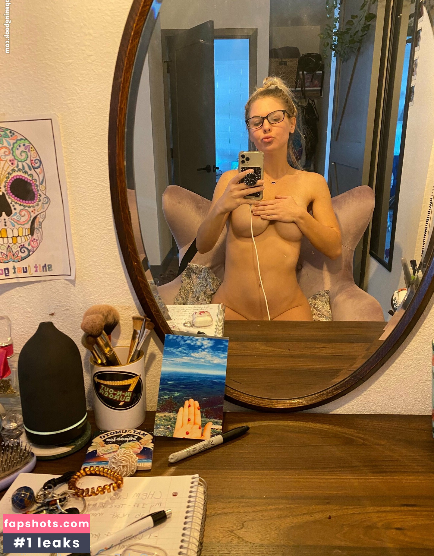 hawaiirae nude babe gallery