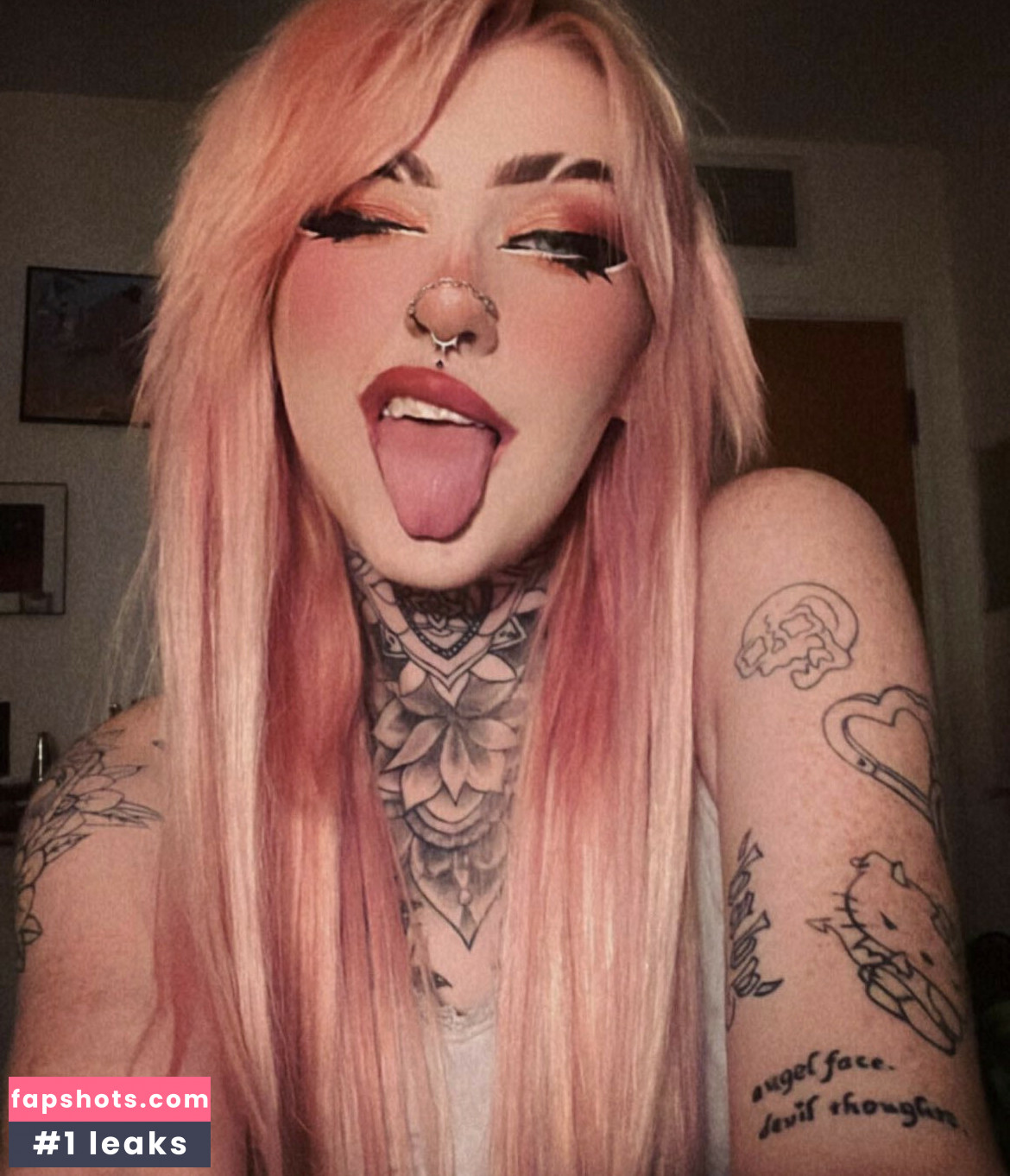 Haylayly nude babe gallery