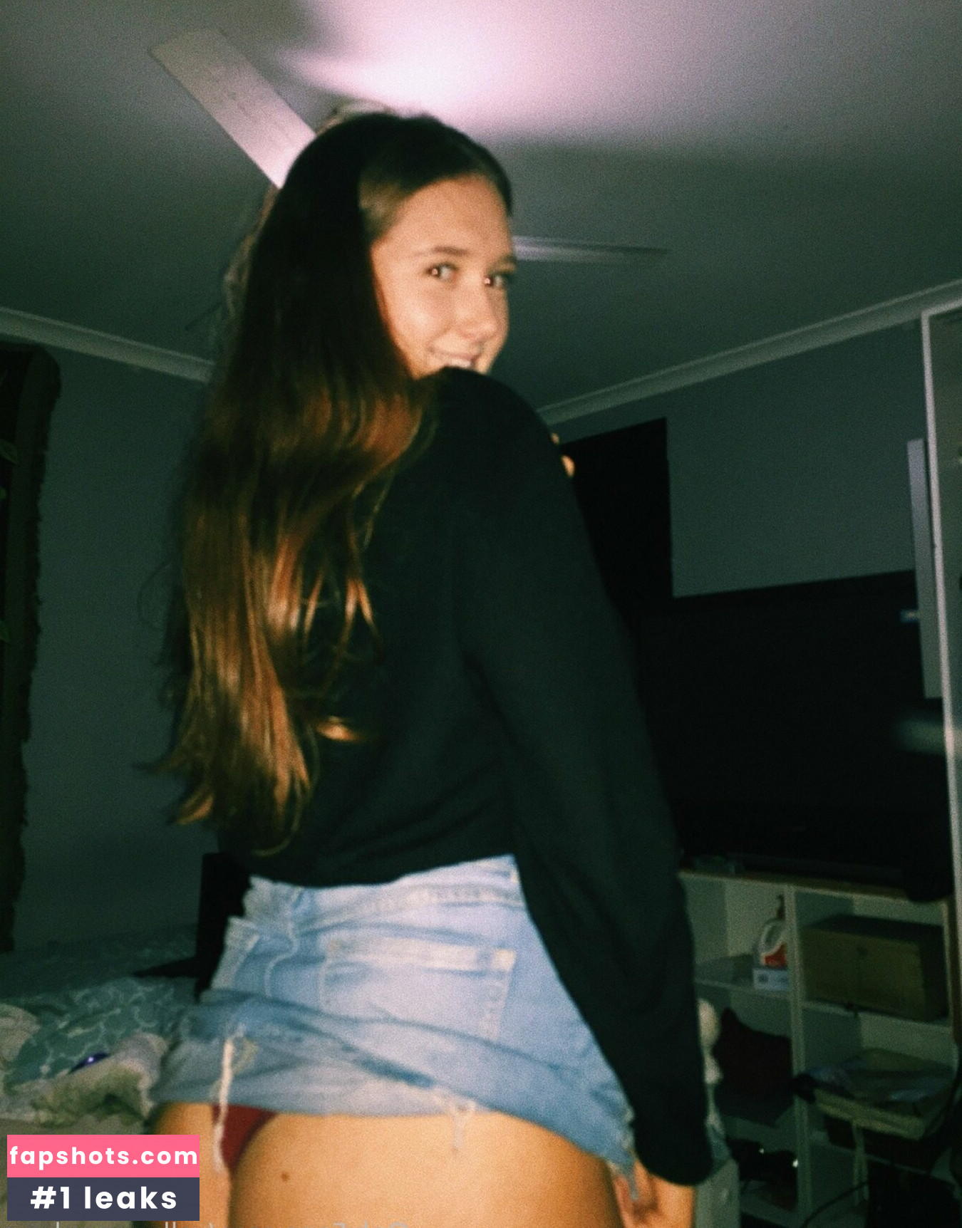 Hayley Aurisch gallery photo #13