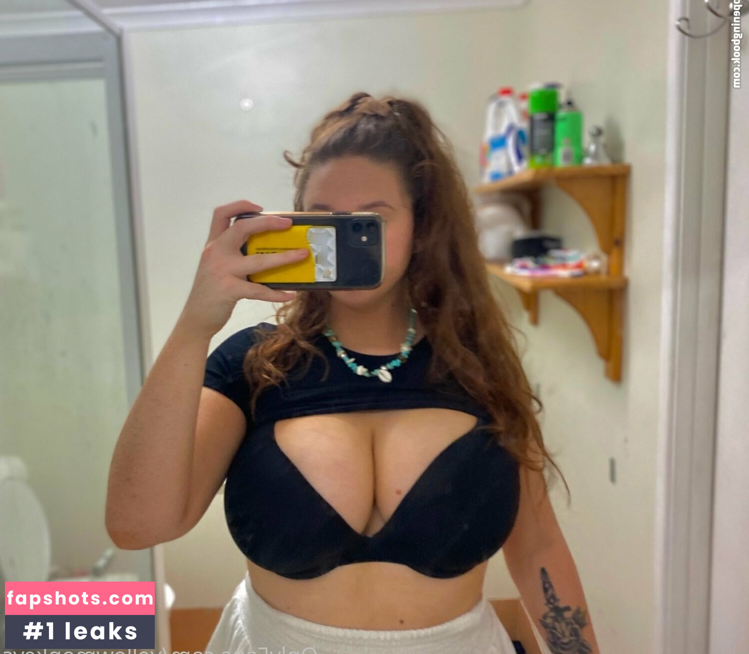 Hayley Aurisch gallery photo #32