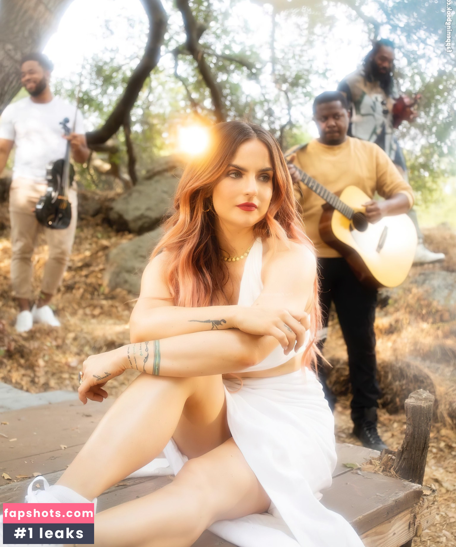 Hayley Bray gallery photo #32