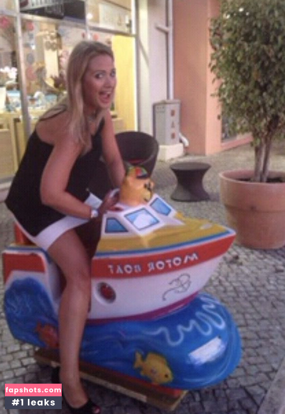 Hayley McQueen Nude Leaks OnlyFans Photos #17 - LeakJerk