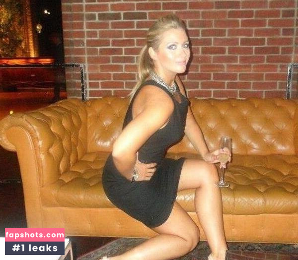 Hayley McQueen Nude Leaks OnlyFans Photos #7 - LeakJerk