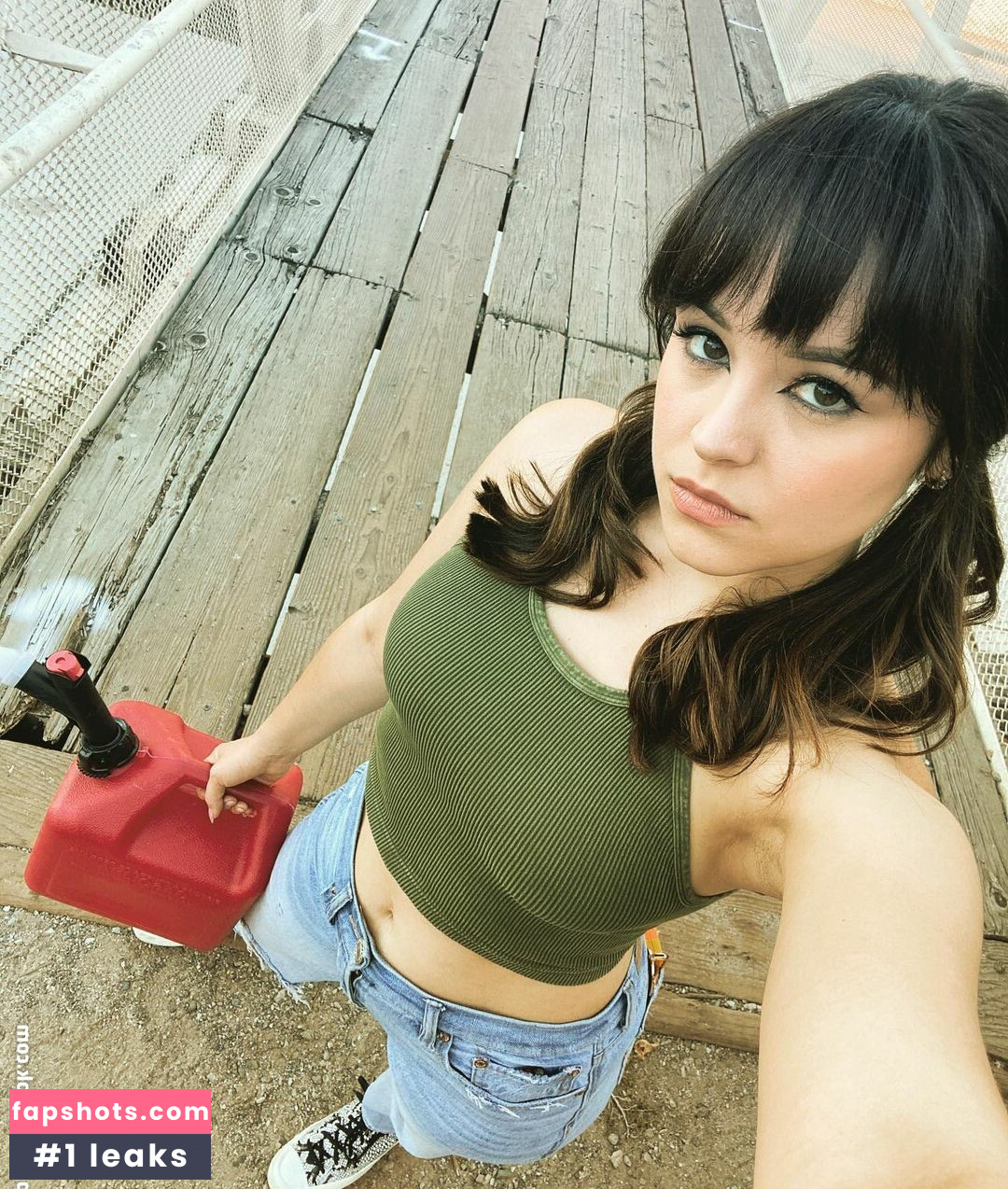 Hayley Orrantia Filtración Desnuda OnlyFans Foto #11 - Fapshots
