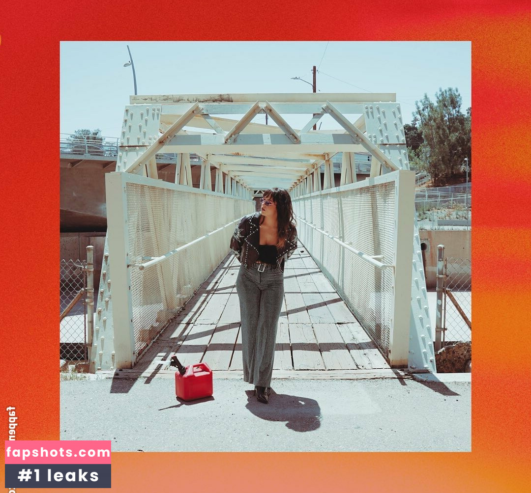 Hayley Orrantia Filtración Desnuda OnlyFans Foto #13 - Fapshots