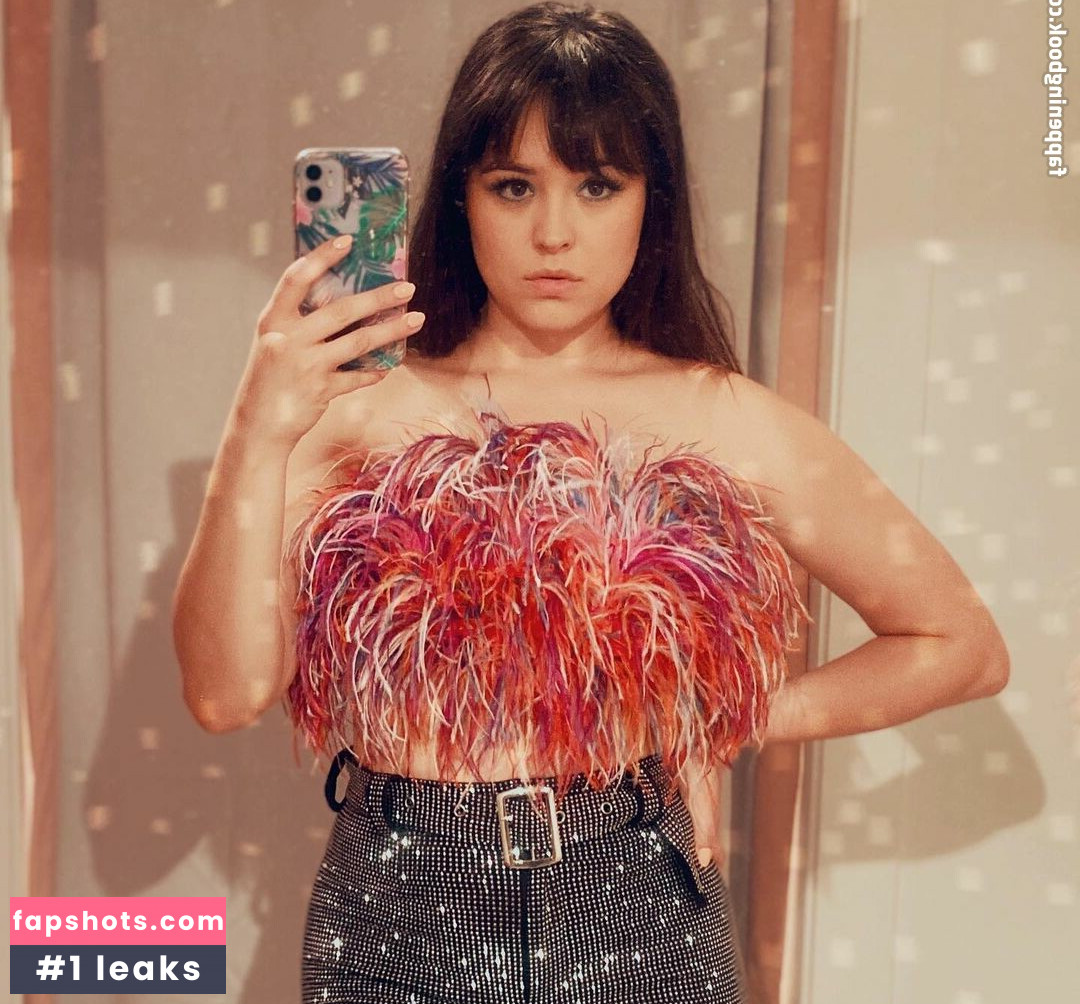 Hayley Orrantia Filtración Desnuda OnlyFans Foto #15 - Fapshots