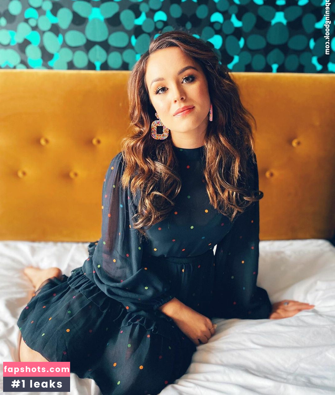 Hayley Orrantia Filtración Desnuda OnlyFans Foto #19 - Fapshots