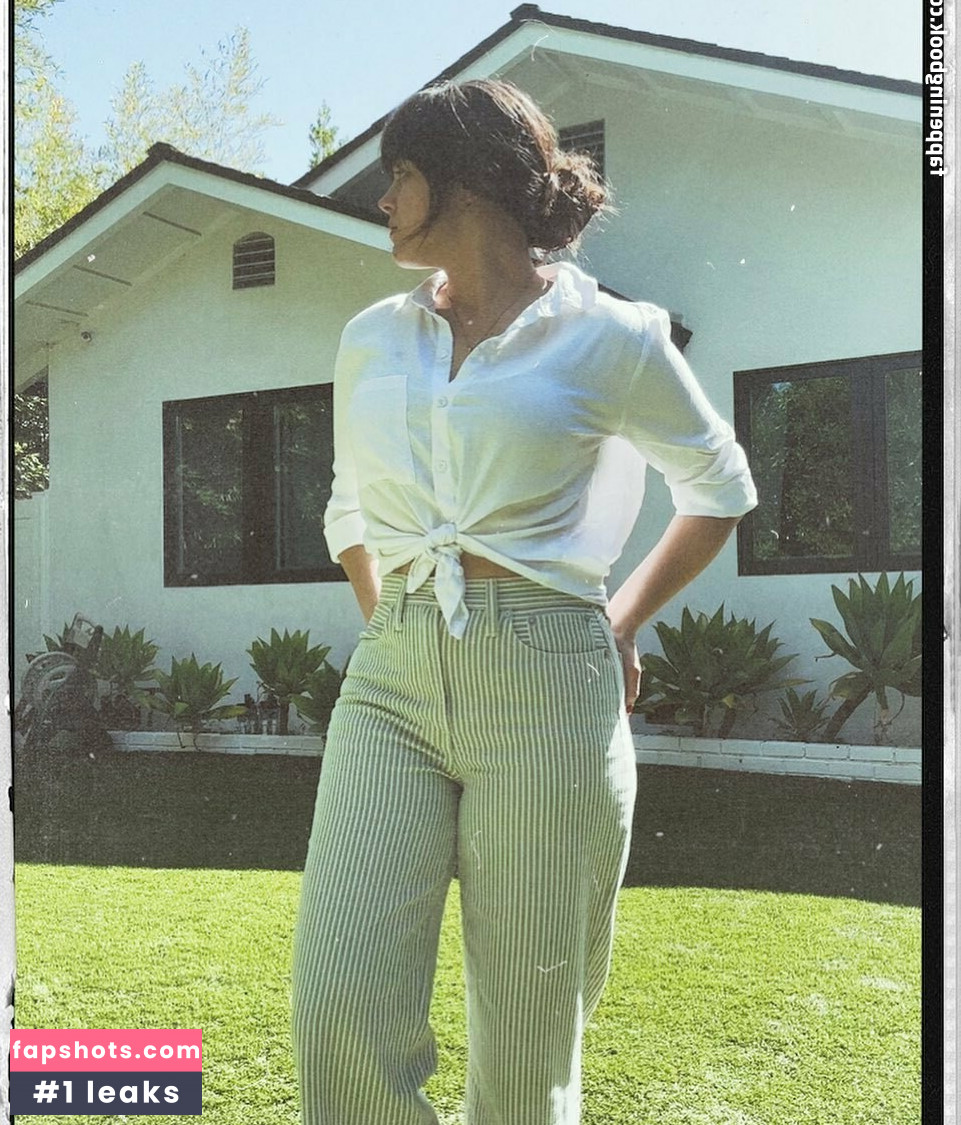 Hayley Orrantia Filtración Desnuda OnlyFans Foto #3 - Fapshots