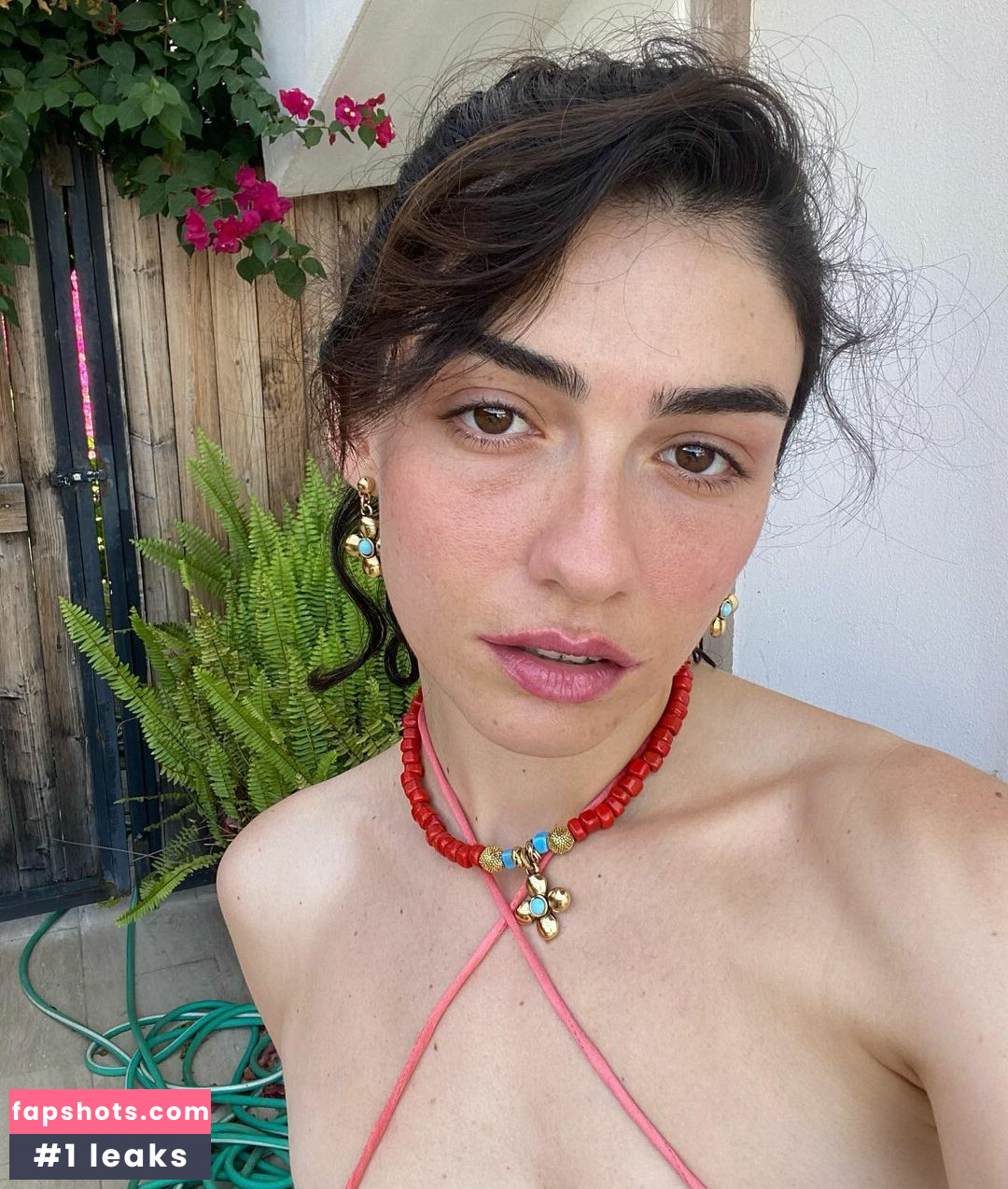 Hazar Erguclu gallery photo #14