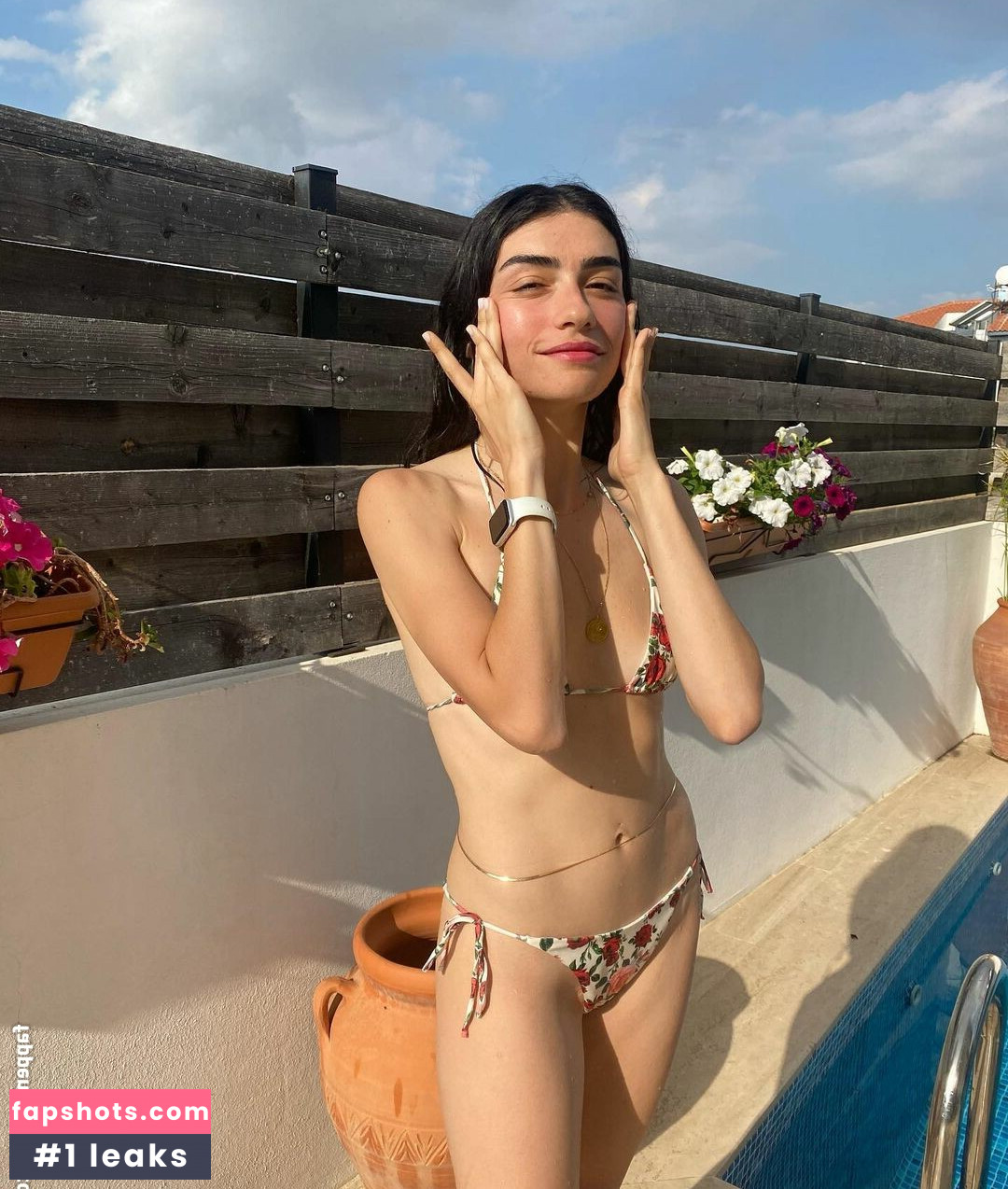 Hazar Erguclu gallery photo #7