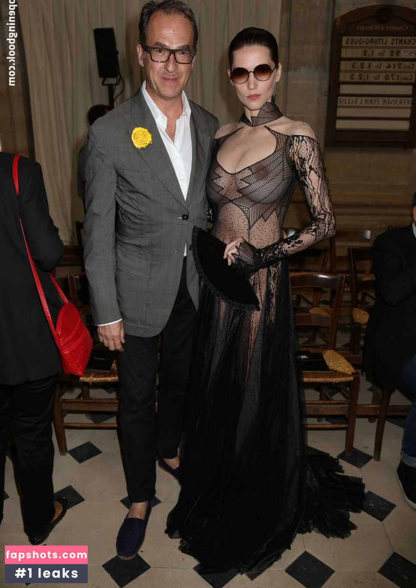 Hea Deville gallery photo #4