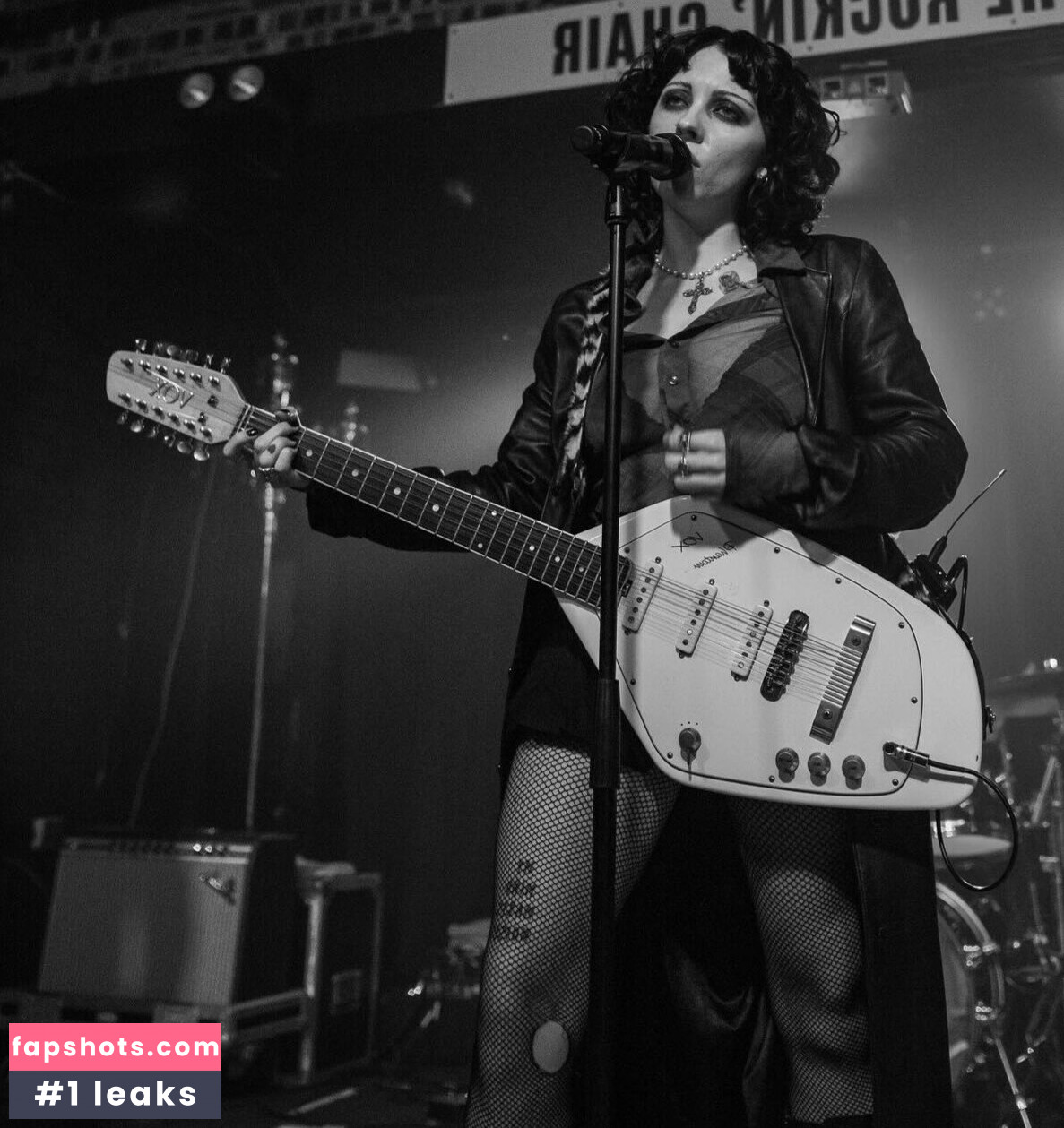 Heather Baron-Gracie nude babe gallery