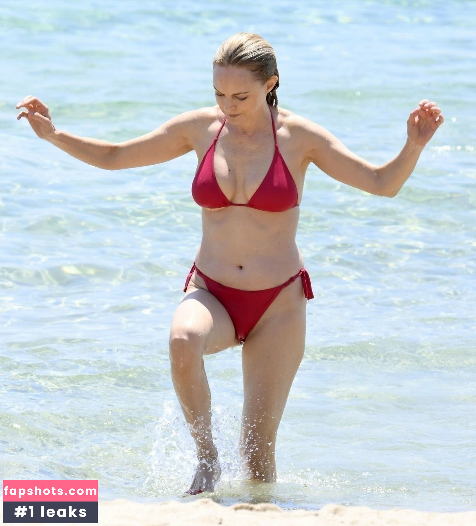 Heather Graham gallery photo #16