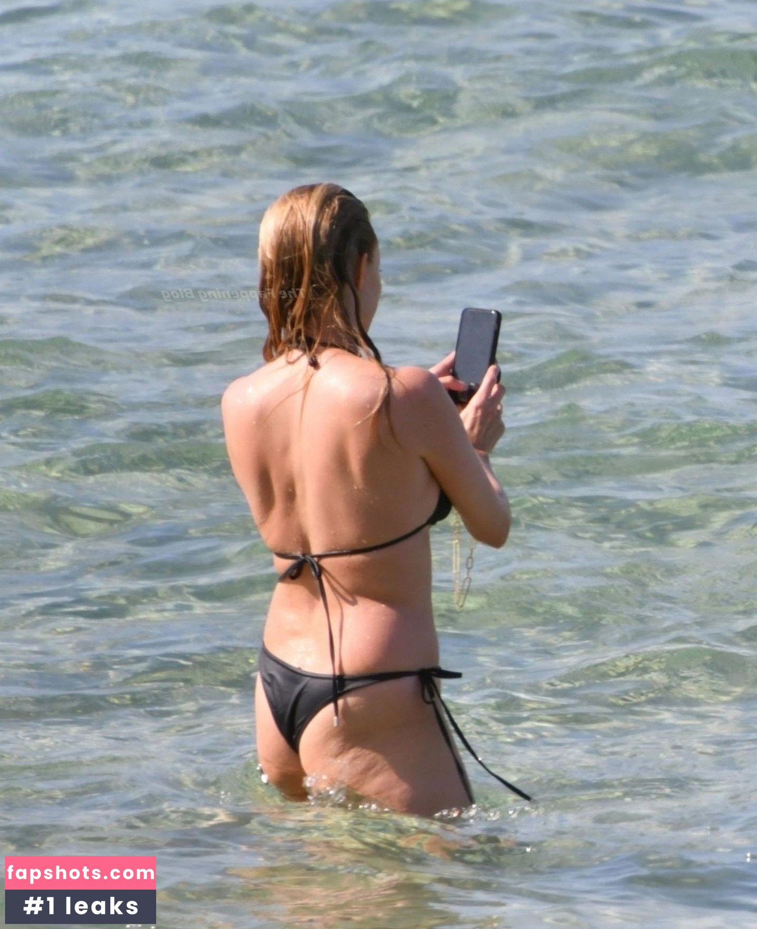 Heather Graham gallery photo #180