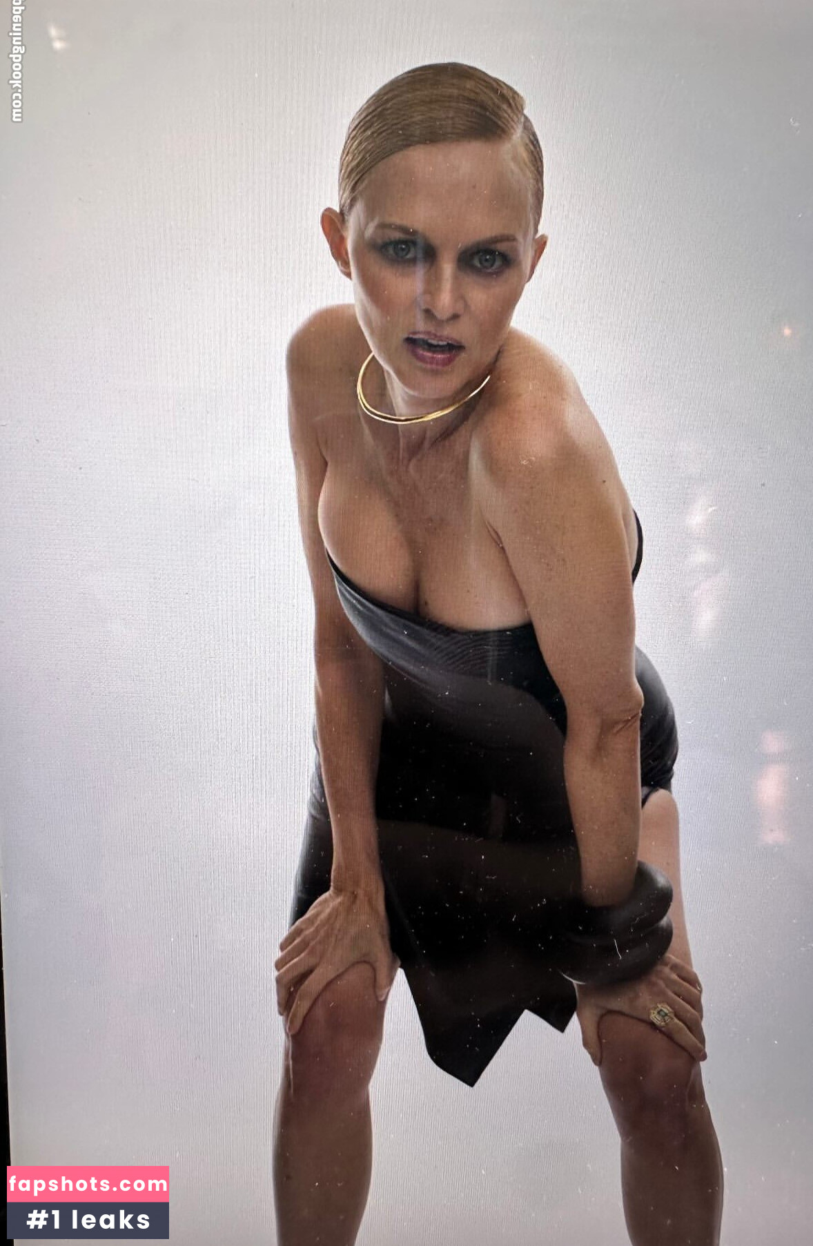 Heather Graham gallery photo #33