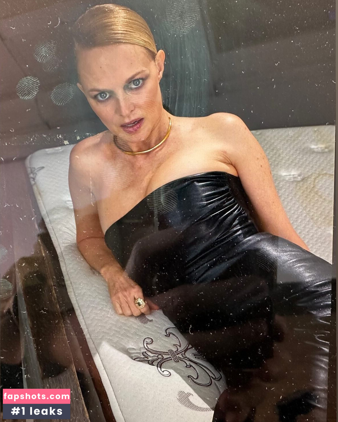 Heather Graham gallery photo #35