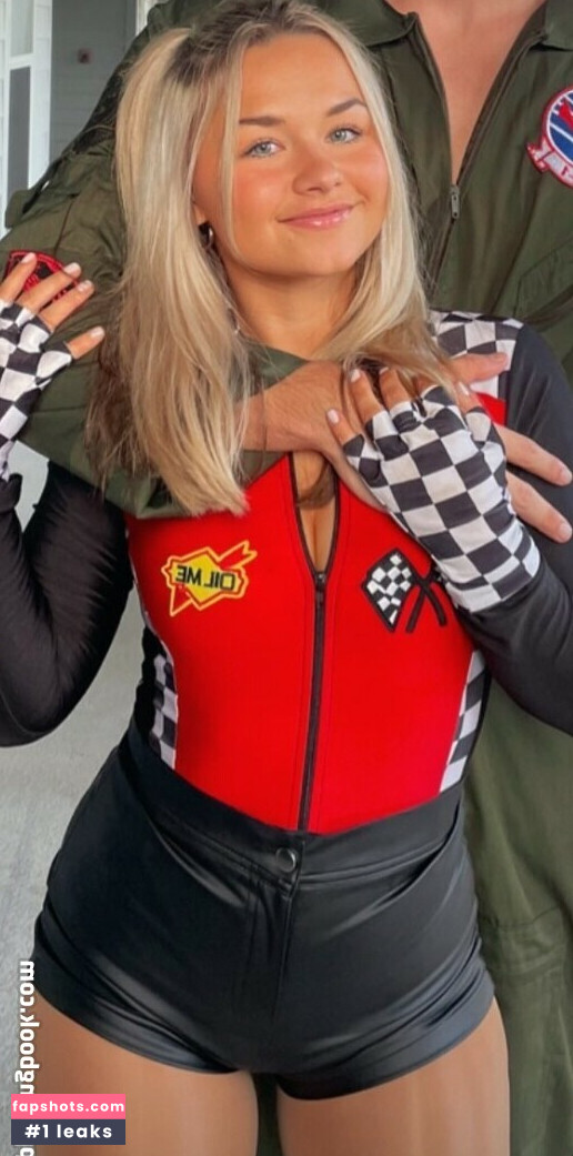 Heather Heinze gallery photo #6