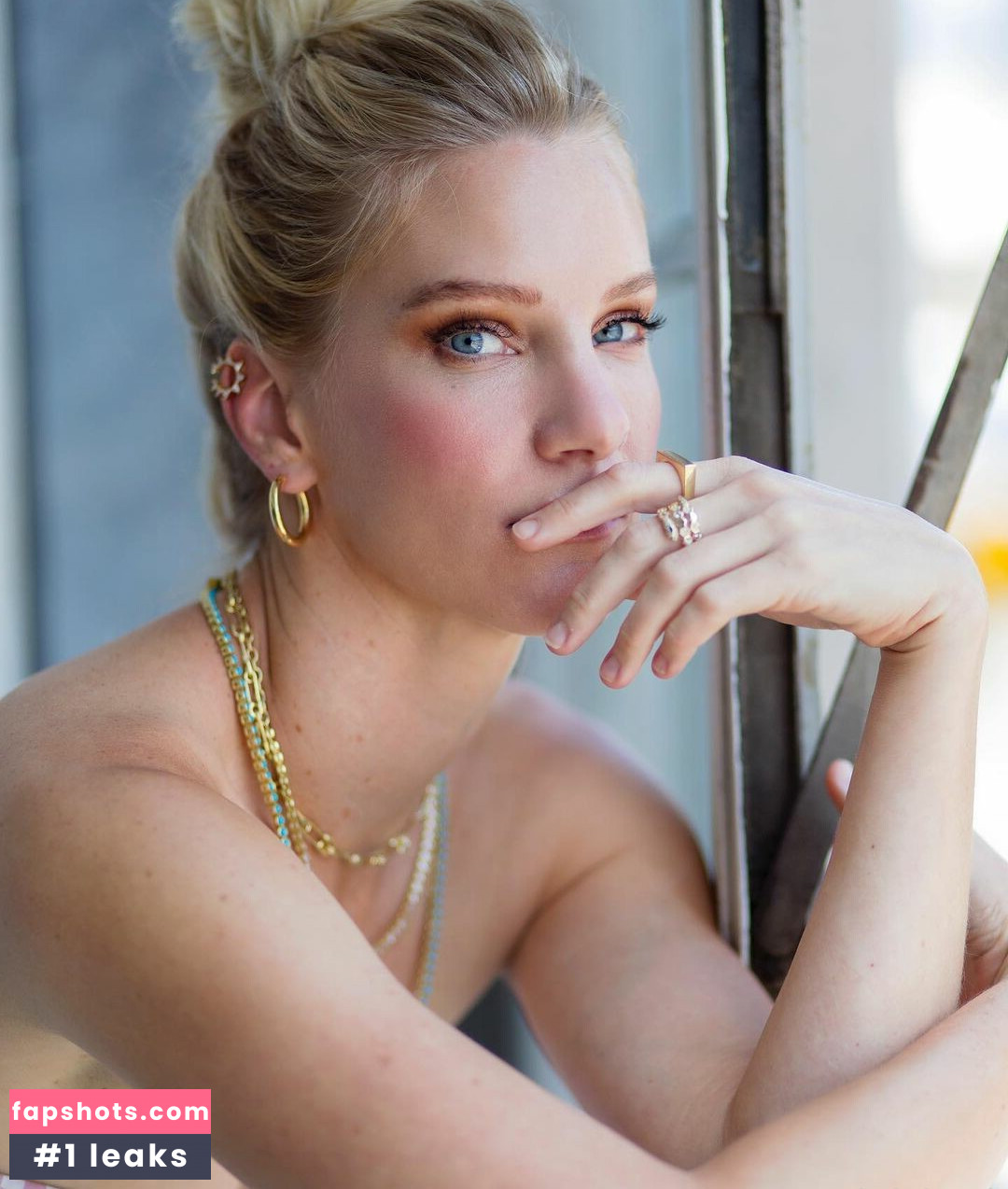 Heather Morris gallery photo #23