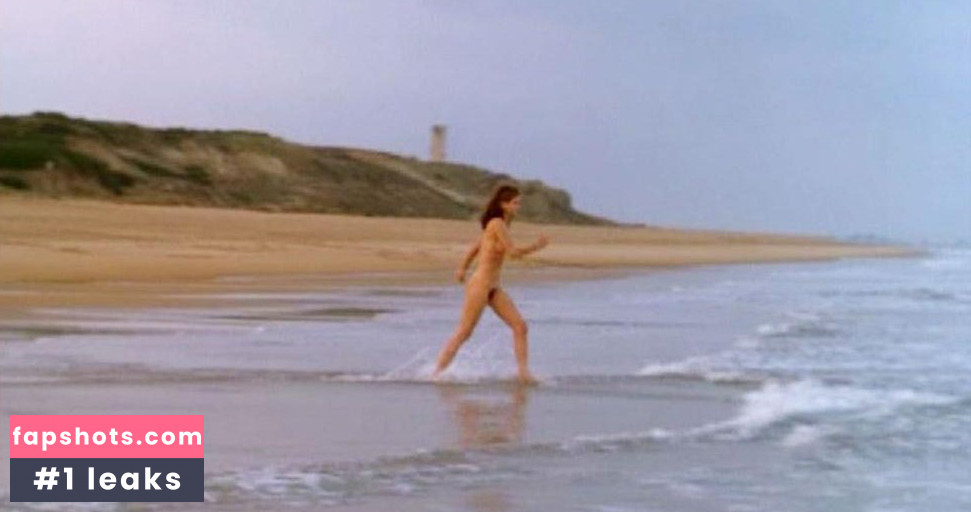 Hedy Burress gallery photo #5