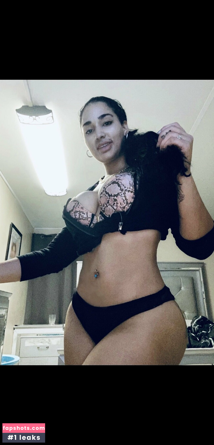 Heidi Castro gallery photo #9