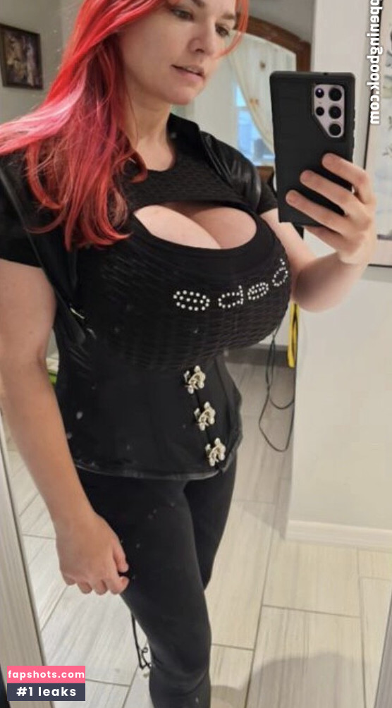 Heidi Corinne gallery photo #16