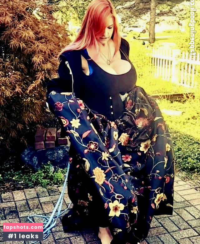 Heidi Corinne gallery photo #19