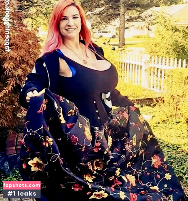 Heidi Corinne gallery photo #20