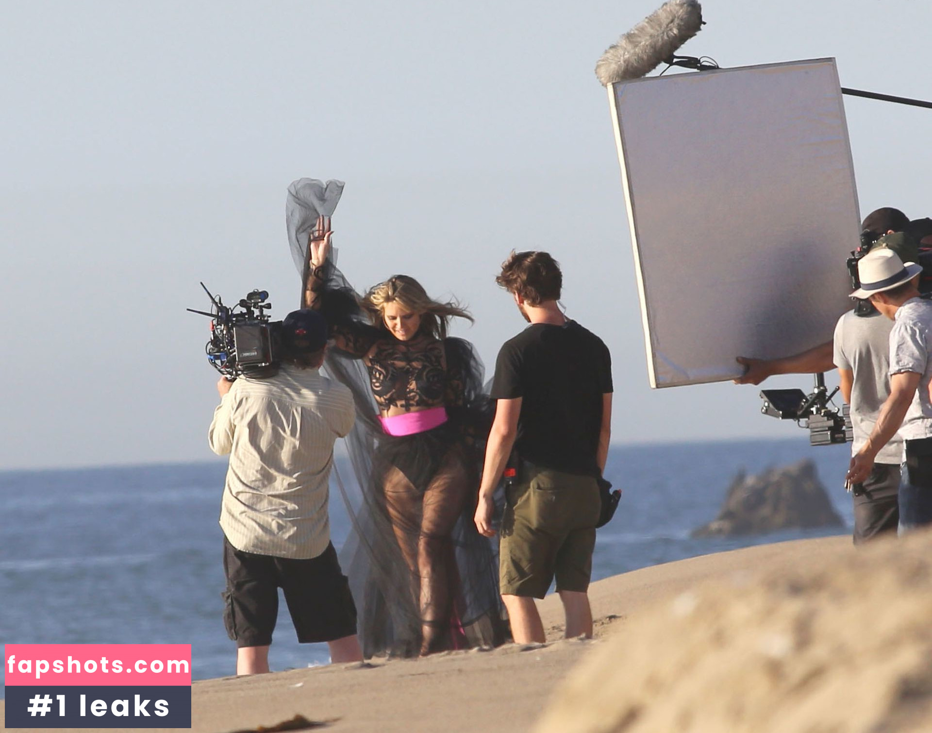 Heidi Klum Nude Leaks OnlyFans Photos #4710 - LeakJerk